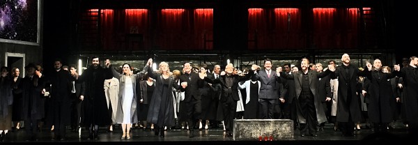 Applaus from Le Prophéte at Deutsche Oper Berlin, premiere 25th November 2017. Foto Tomas Bagackas.